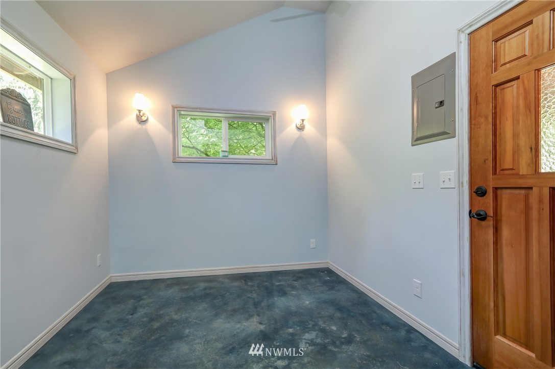3800 Sunnyslope Road Southwest Port Orchard, WA 98367 - Photo 22 of 32 Gallery Image 22