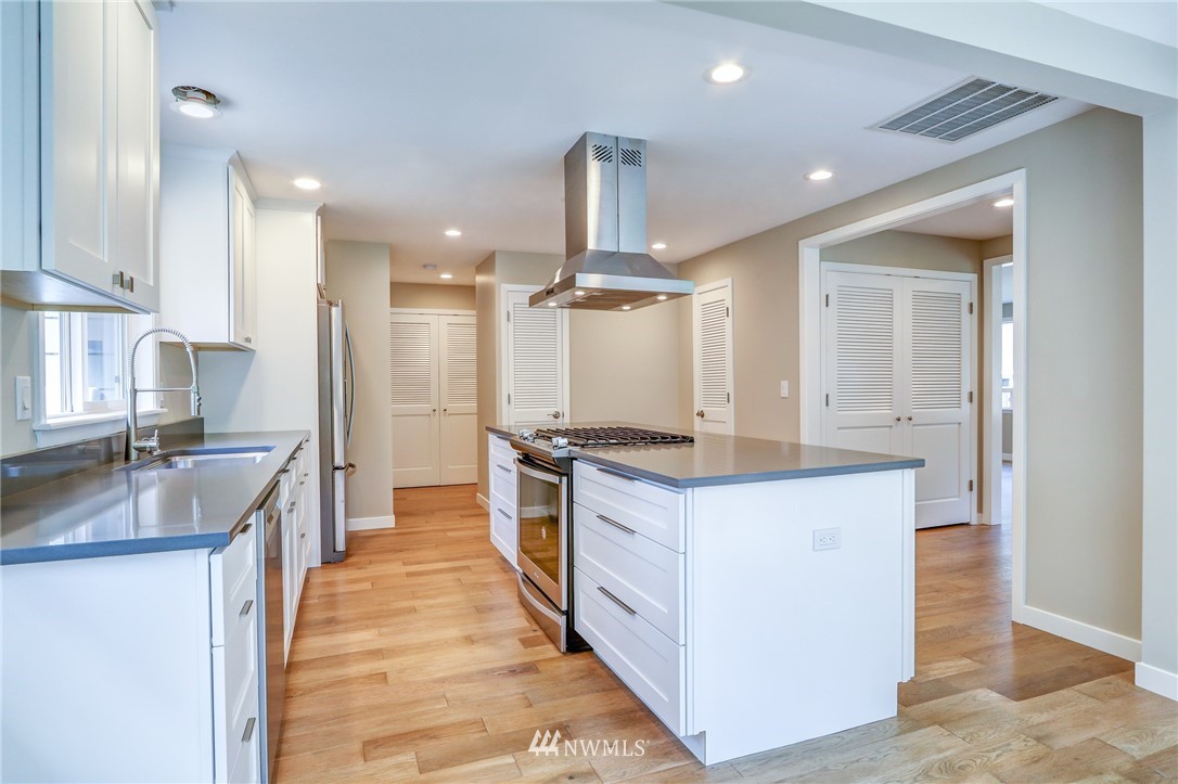 3800 Sunnyslope Road Southwest Port Orchard, WA 98367 - Photo 5 of 32 Gallery Image 5