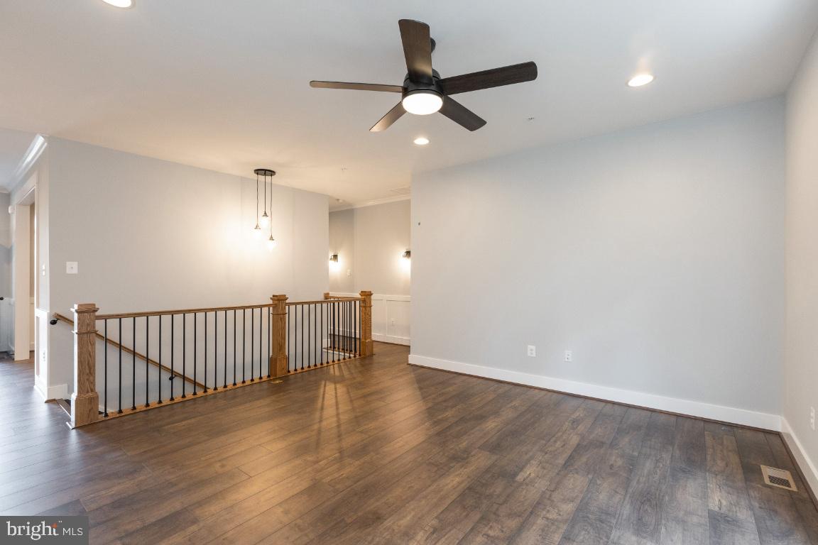 7121 Saddle Road New Market, MD 21774 - Photo 13 of 31 Family room.