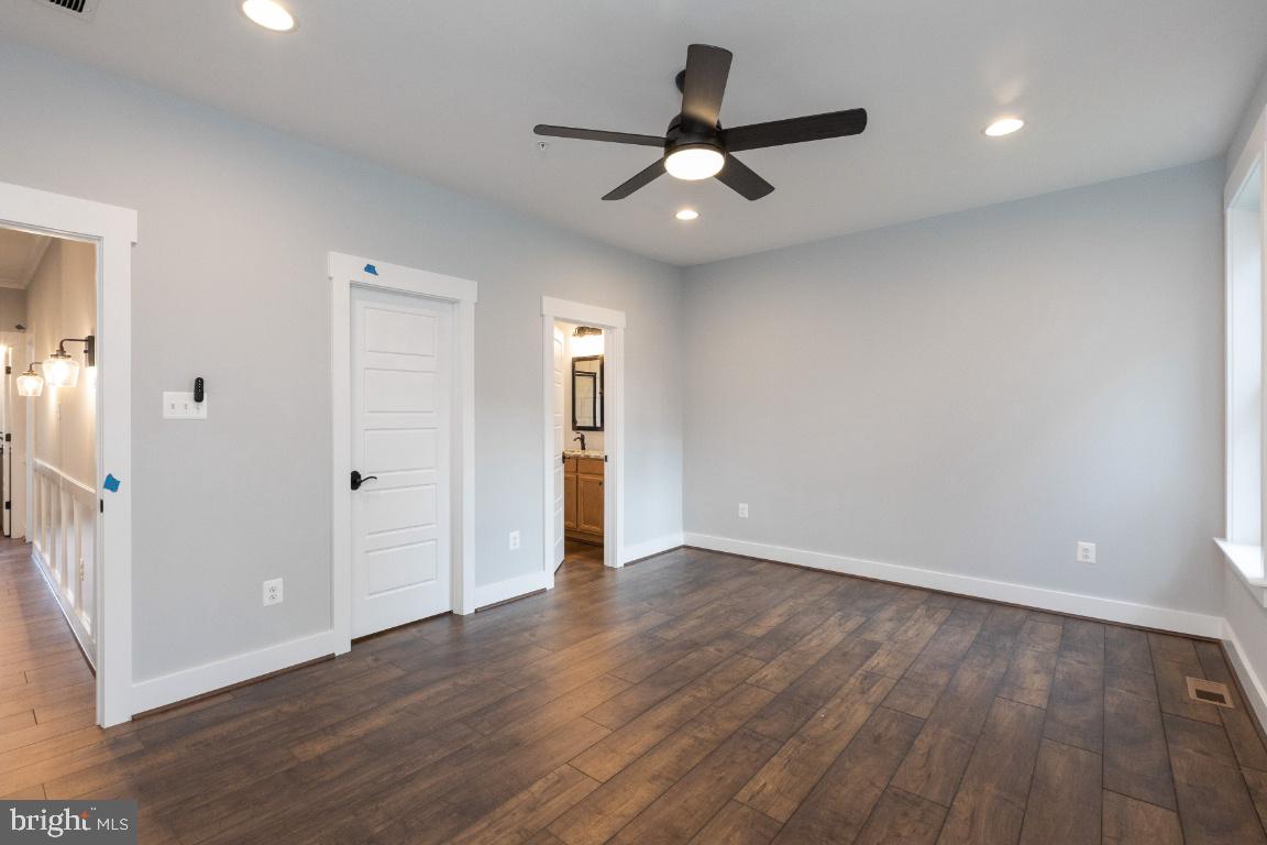 7121 Saddle Road New Market, MD 21774 - Photo 14 of 31 Main floor primary bedroom.