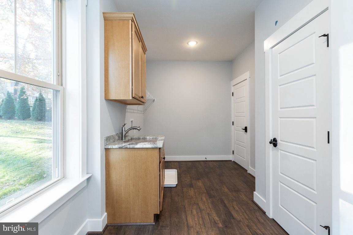 7121 Saddle Road New Market, MD 21774 - Photo 18 of 31 Mud room.