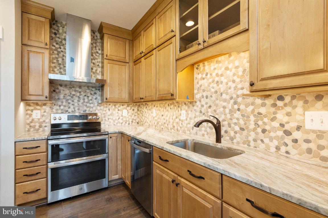7121 Saddle Road New Market, MD 21774 - Photo 2 of 31 Gourmet Kitchen.