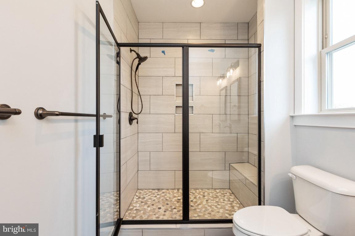 7121 Saddle Road New Market, MD 21774 - Photo 3 of 31 Luxury primary bathroom.