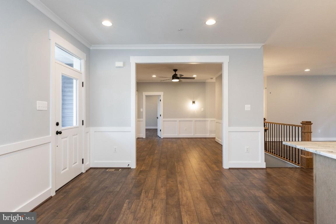 7121 Saddle Road New Market, MD 21774 - Photo 9 of 31 Dining room opens to back yard and living room.