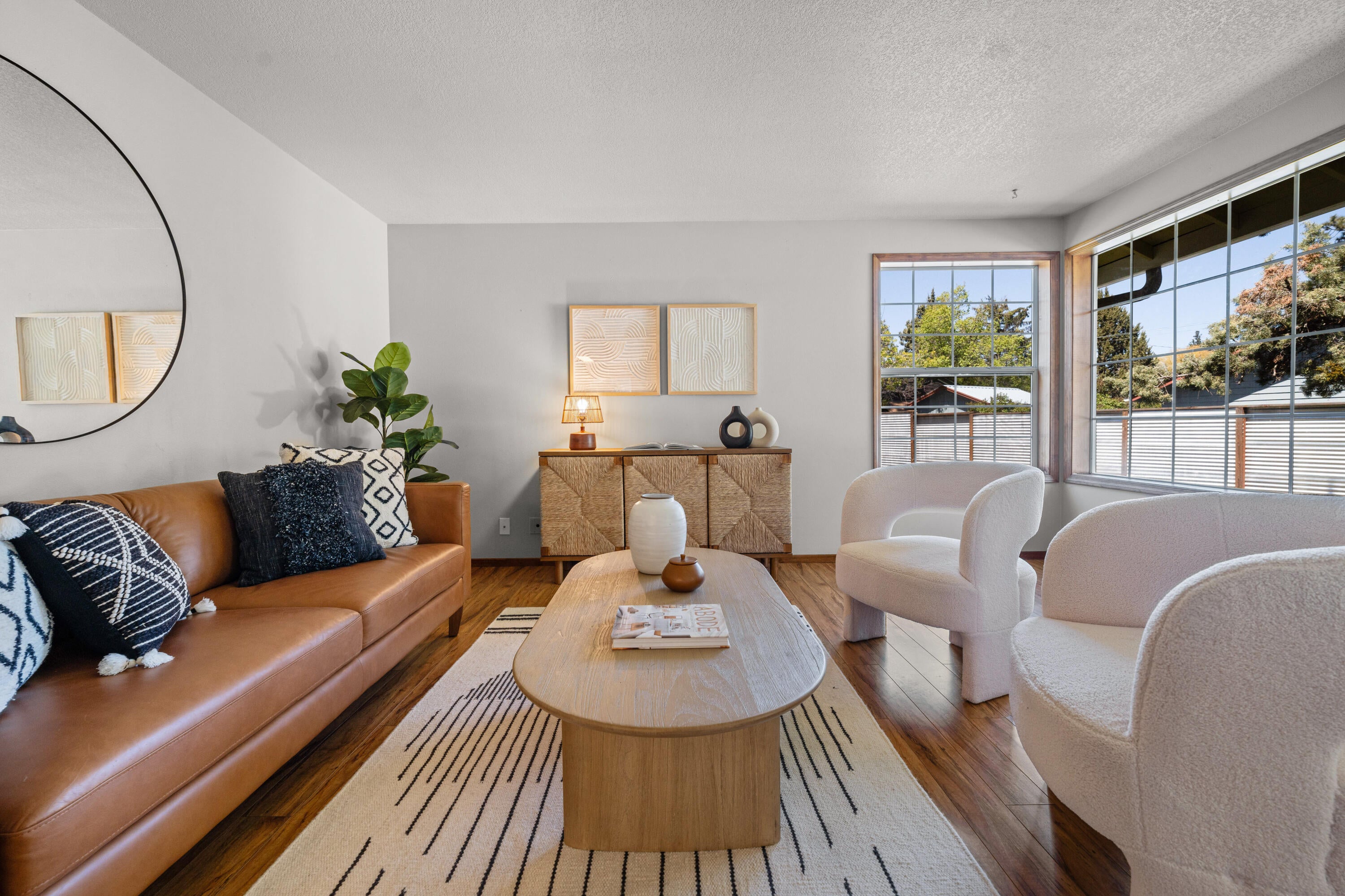 847 Northeast Jones Road Bend, OR 97701 - Photo 4 of 29 12-print-Riley_Visuals-12