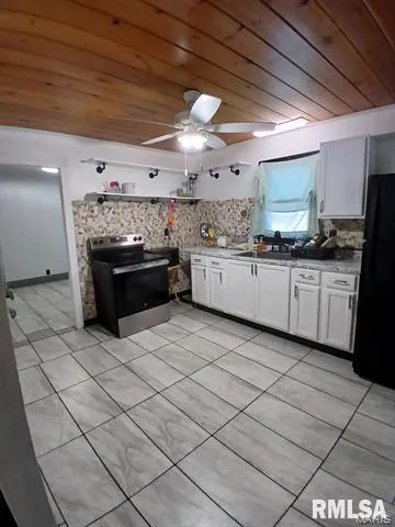 $169,900 | 408 North 7th Street, La Grange, MO 63448