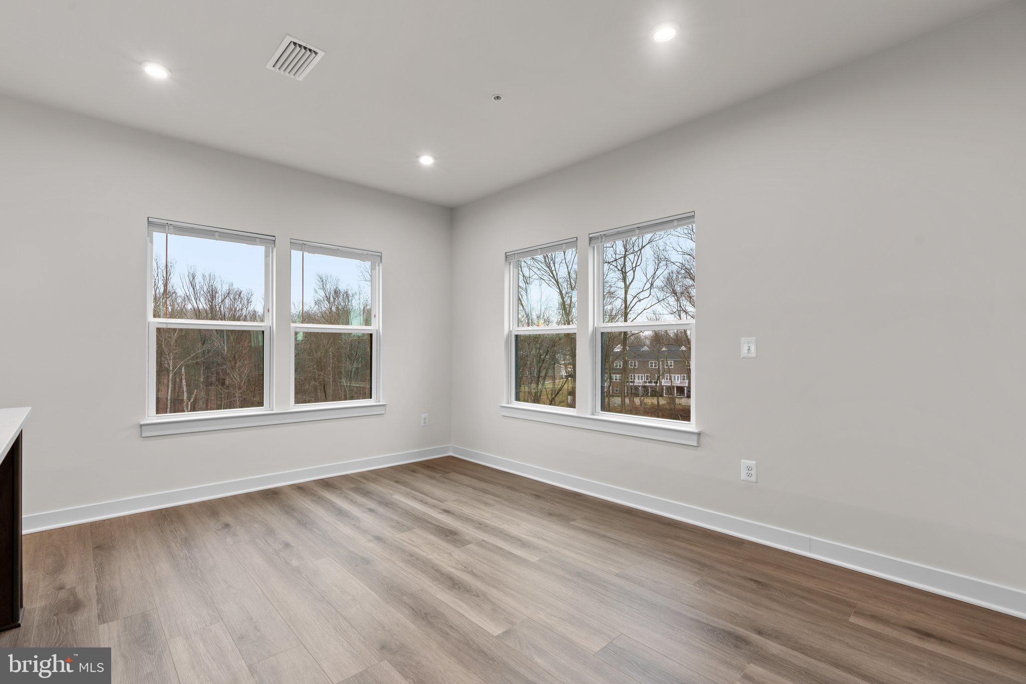 10411 Resort Road, Unit P Ellicott City, MD 21042 - Photo 12 of 32 Dining Area