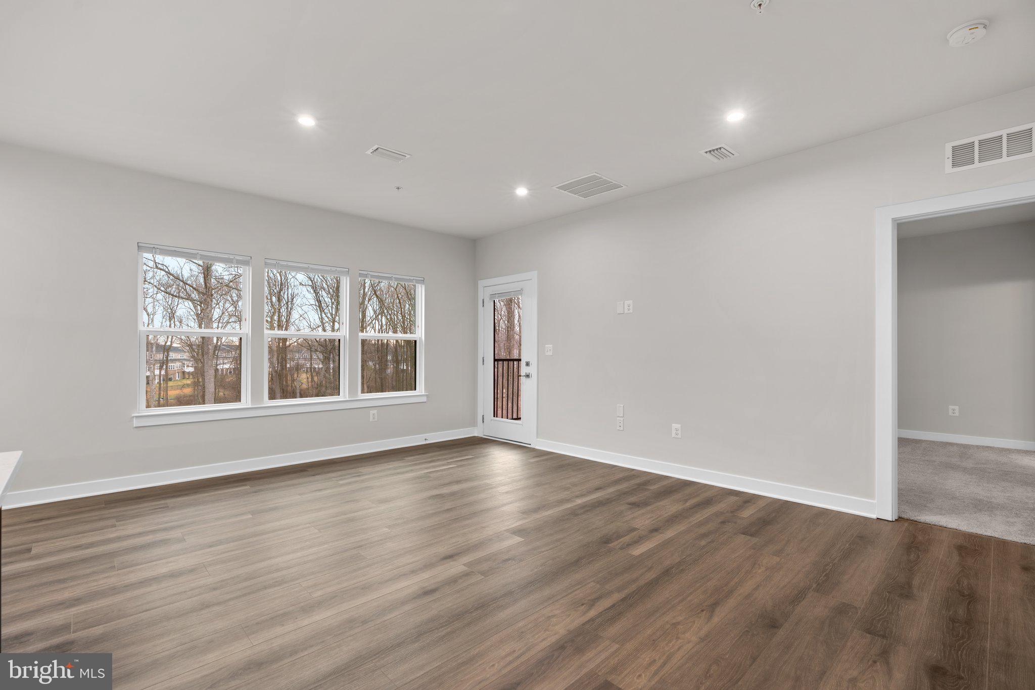 10411 Resort Road, Unit P Ellicott City, MD 21042 - Photo 13 of 32 Dining Area