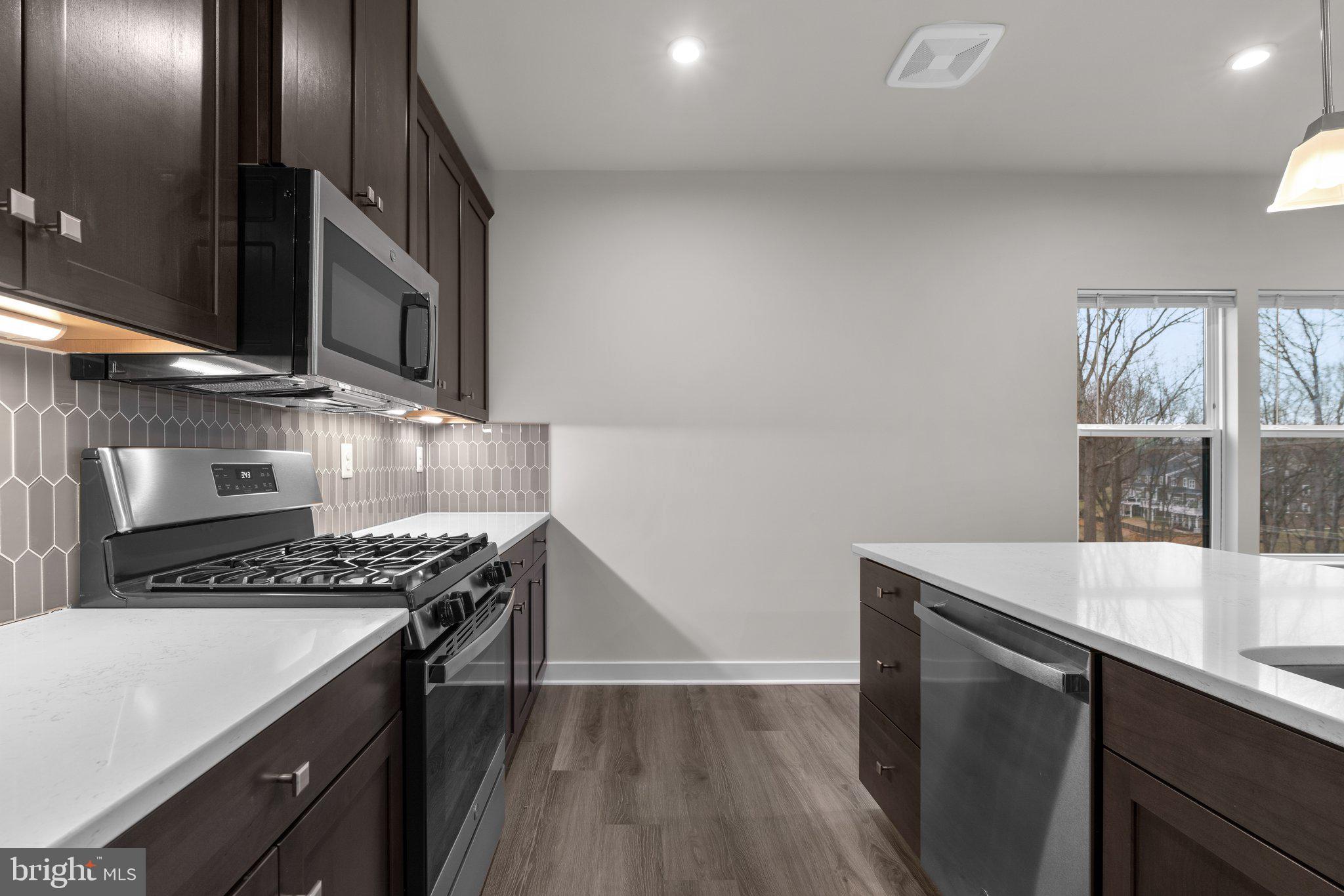10411 Resort Road, Unit P Ellicott City, MD 21042 - Photo 15 of 32 Kitchen