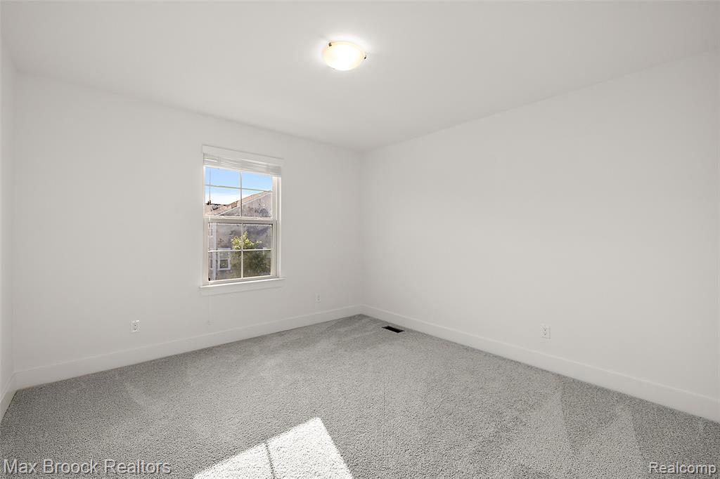 4260 Kent Road Royal Oak, MI 48073 - Photo 31 of 54 Gallery Image 31