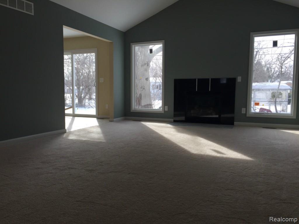 3084 Gerald Avenue Rochester, MI 48307 - Photo 10 of 47 Open Layout!