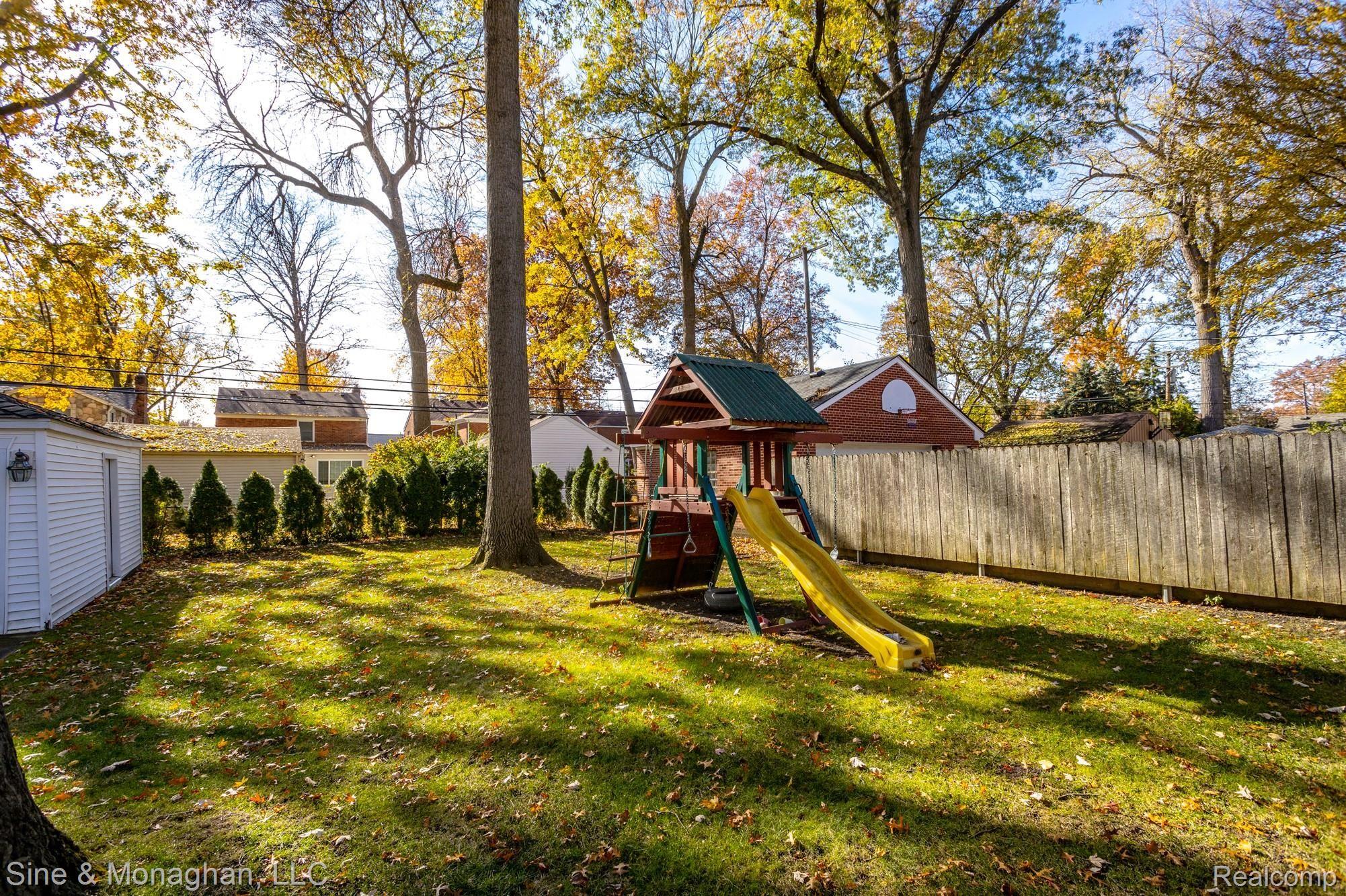 1837 Broadstone Road Grosse Pointe, MI 48236 - Photo 38 of 52 1837 Broadstone Ext S007.jpg