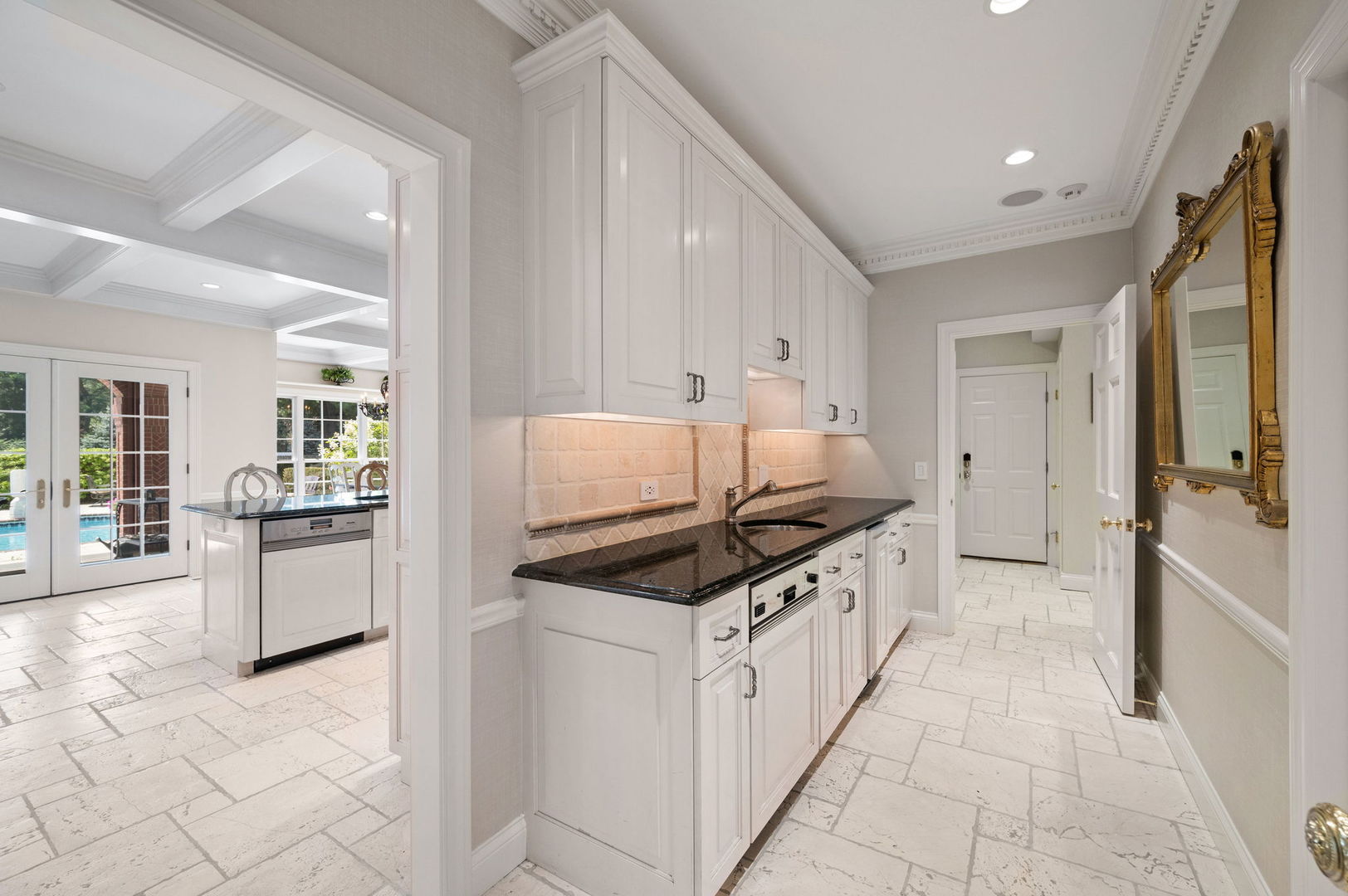 320 Woodley Road Winnetka, IL 60093 - Photo 12 of 53