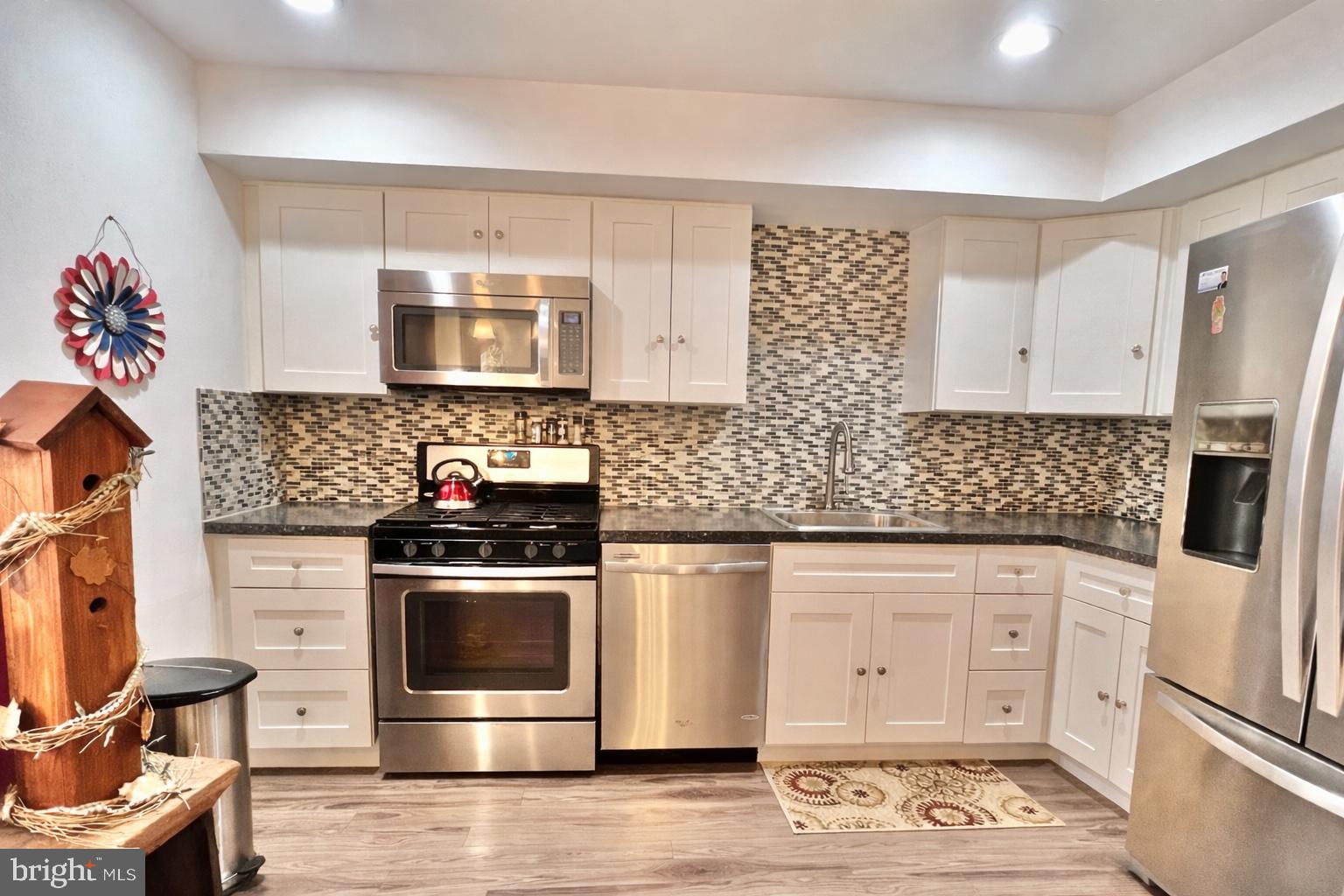 69 Azalea Way Reading, PA 19606 - Photo 9 of 33 Kitchen
