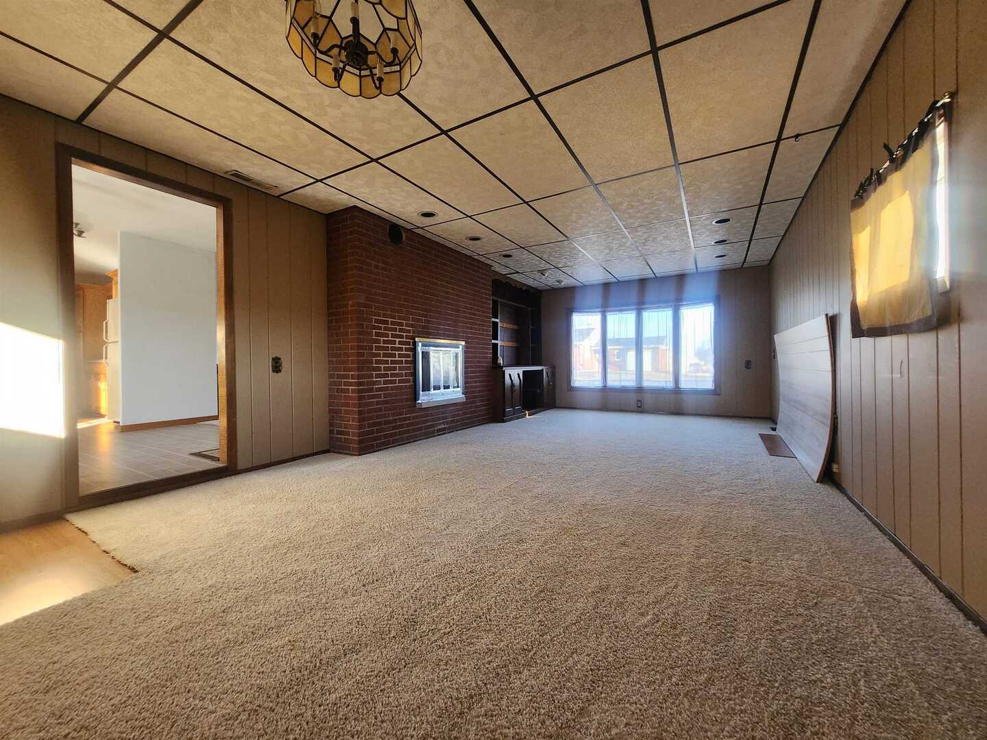 458 West Maple Street Nashville, IL 62263 - Photo 16 of 27 a view of empty room with windows