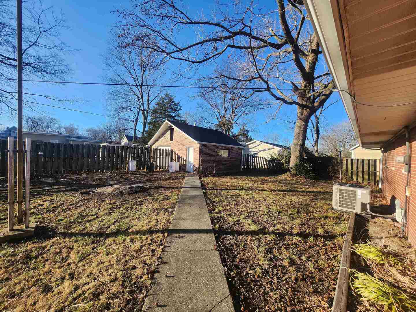 458 West Maple Street Nashville, IL 62263 - Photo 7 of 27 a house view with a backyard