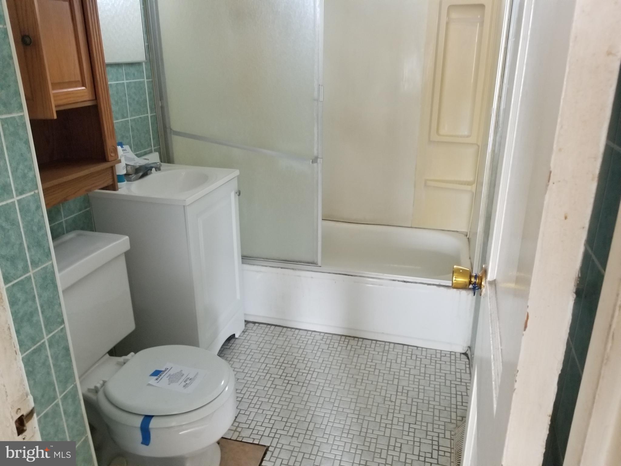 1874 Marshall Road Baltimore, MD 21222 - Photo 11 of 21 Bath