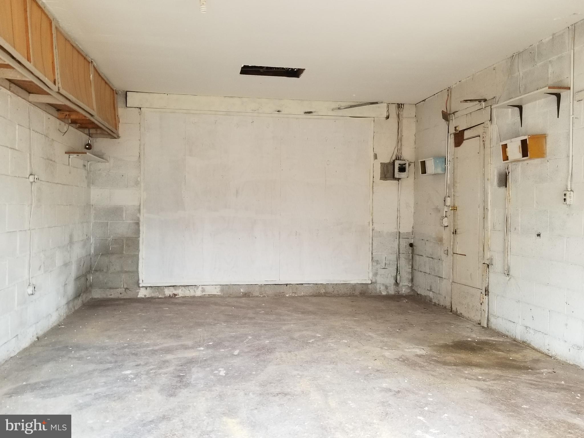 1874 Marshall Road Baltimore, MD 21222 - Photo 5 of 21 Garage