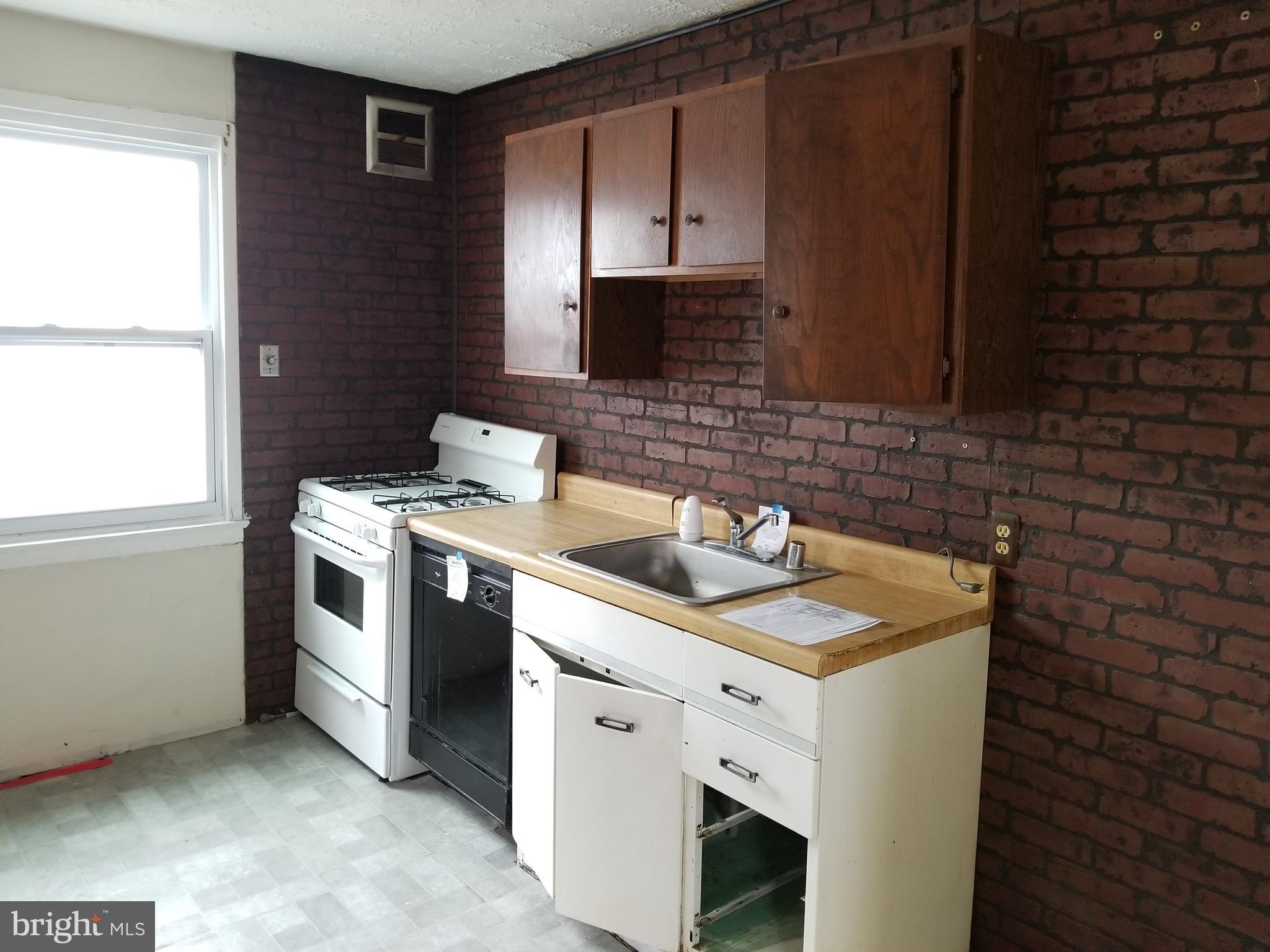 1874 Marshall Road Baltimore, MD 21222 - Photo 8 of 21 Kitchen