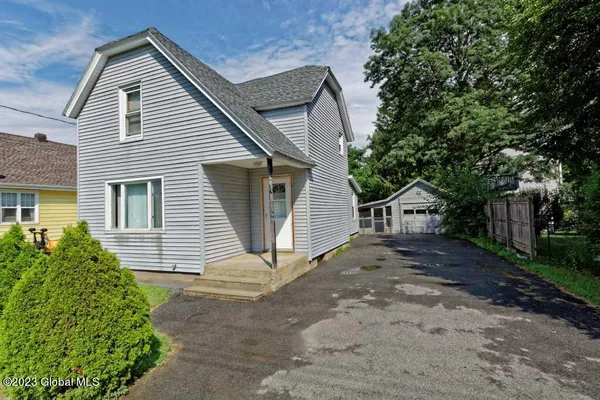 $1,900 | 3152 North Thompson Street, Rotterdam, NY 12306