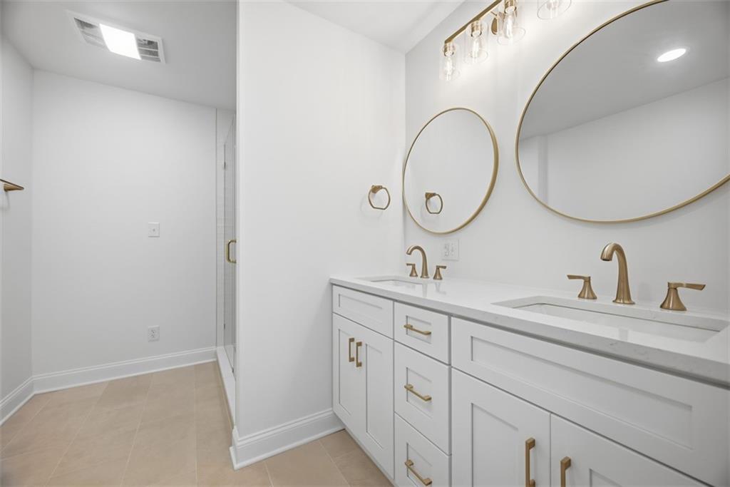 625 Manifold Road Washington, PA 15301 - Photo 24 of 46 a bathroom with a sink and a mirror