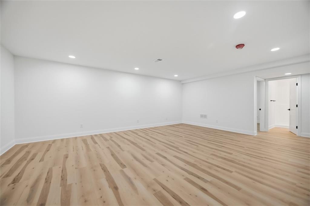 625 Manifold Road Washington, PA 15301 - Photo 32 of 46 a view of empty room with wooden floor and fan