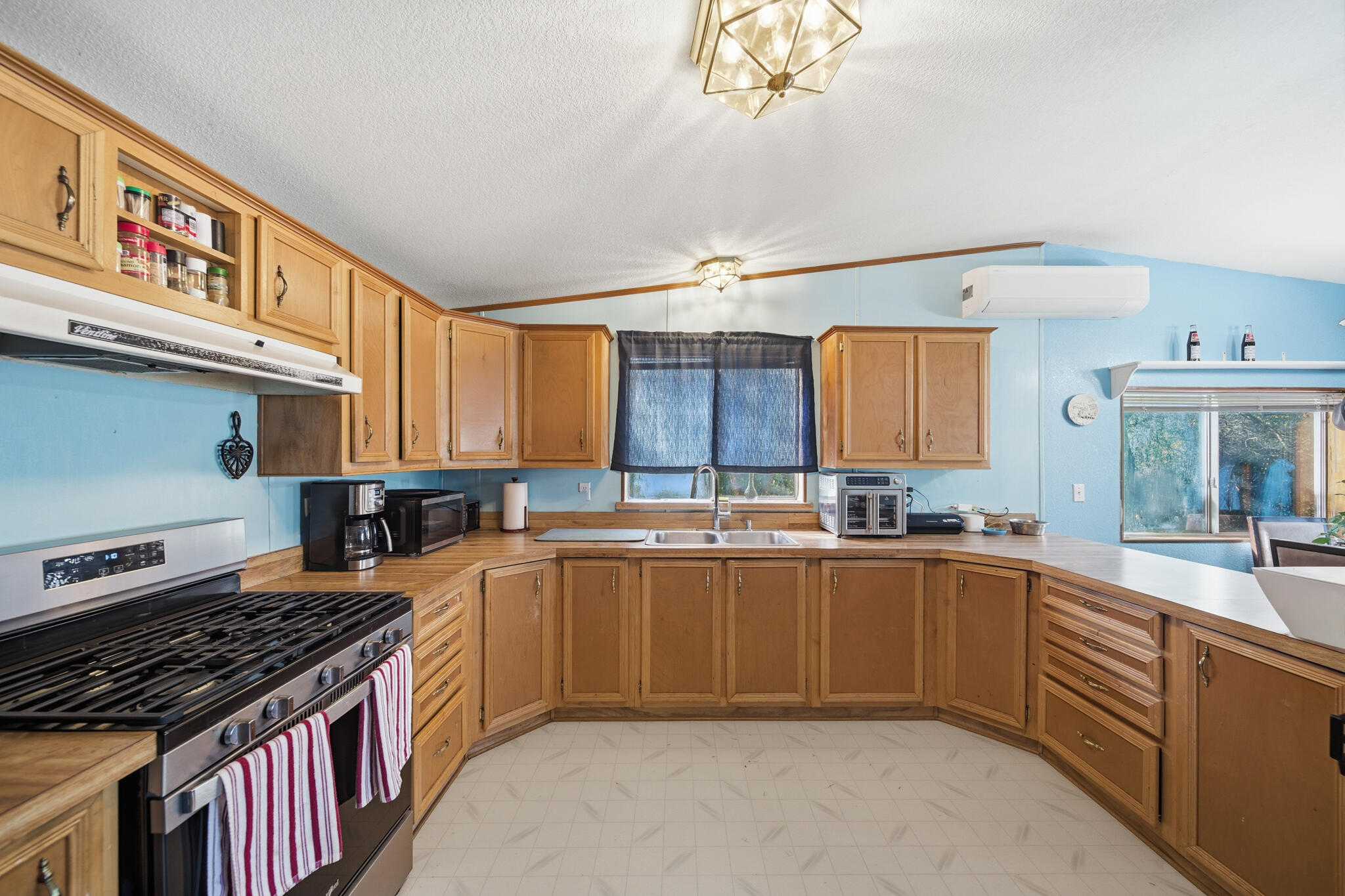 Undisclosed Address Redding, CA 96003 - Photo 4 of 39 a kitchen with lots of counter top space