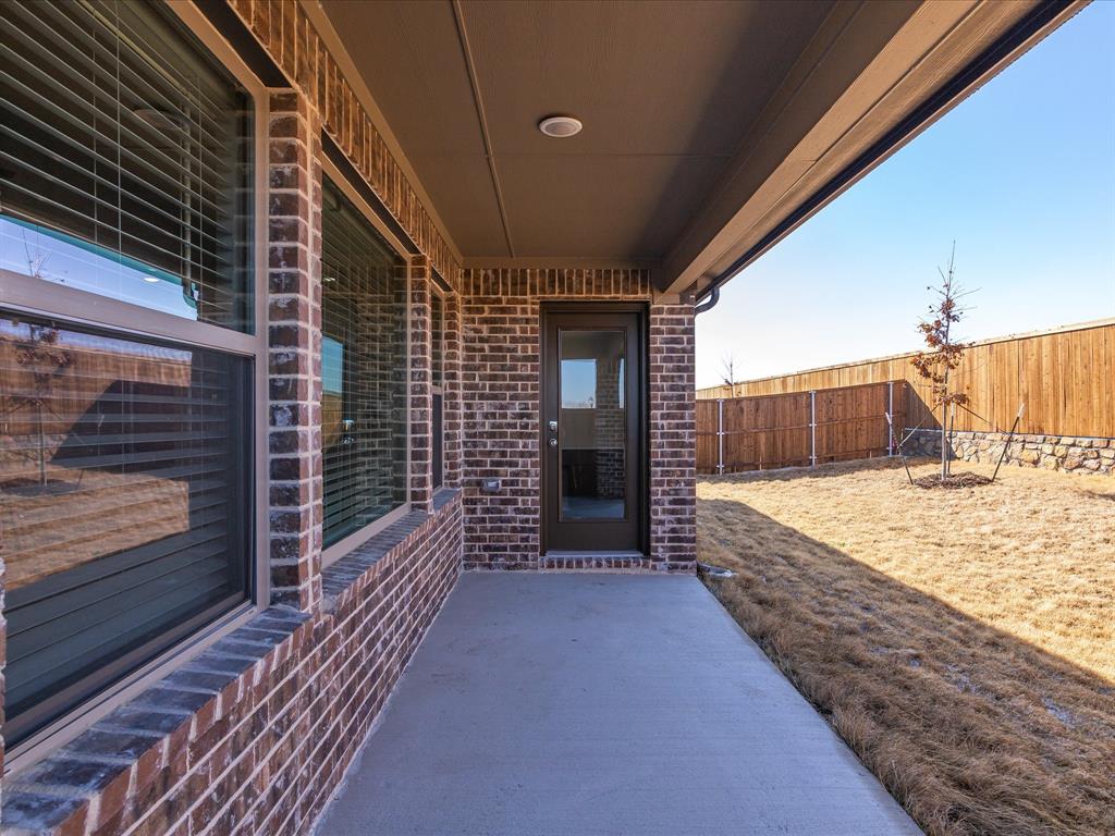 643 Medinah Road Red Oak, TX 75154 - Photo 25 of 28 a view of a balcony