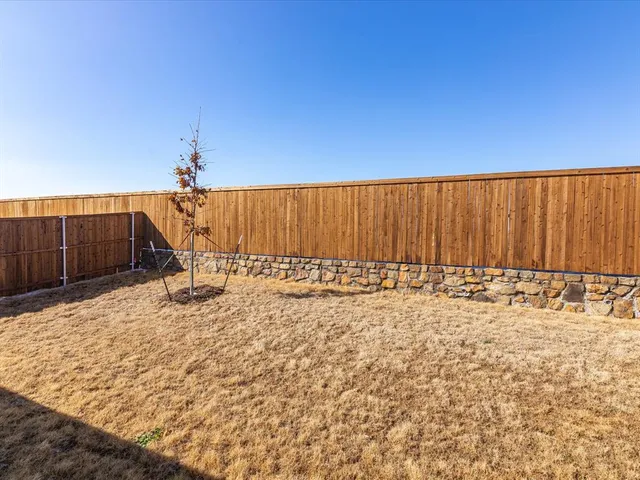 $2,600 | 643 Medinah Road, Red Oak, TX 75154