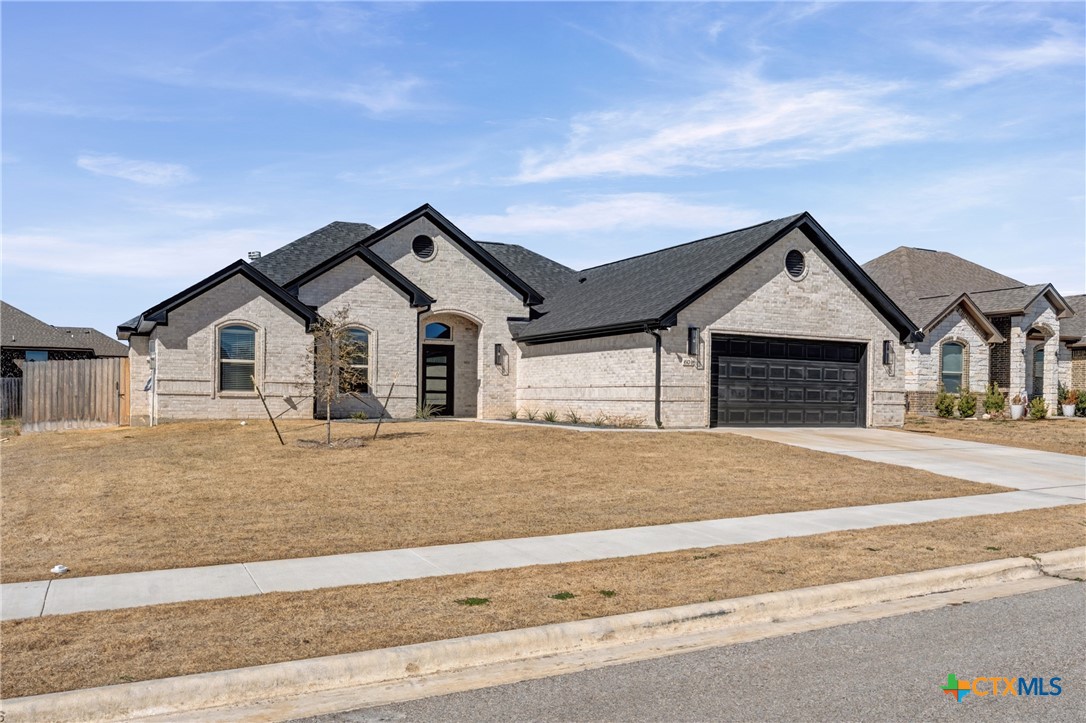 604 Magnolia Drive Troy, TX 76579 - Photo 2 of 33