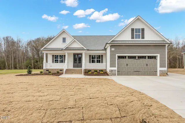 $475,000 | 228 Freedom Rdg Drive, Smithfield, NC 27577