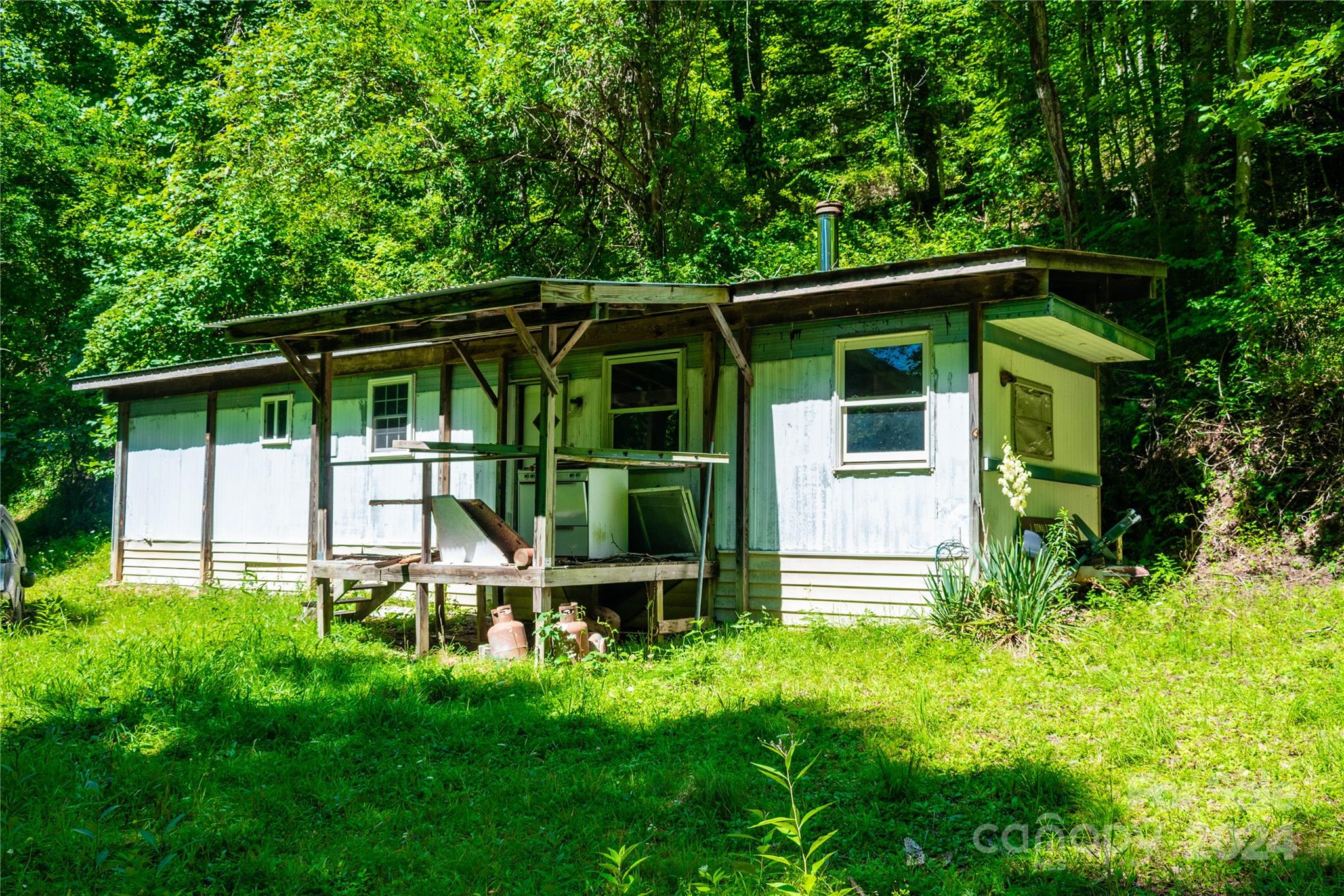 9486 Meadow Fork Road Hot Springs, NC 28743 - Photo 22 of 44 Gallery Image 22