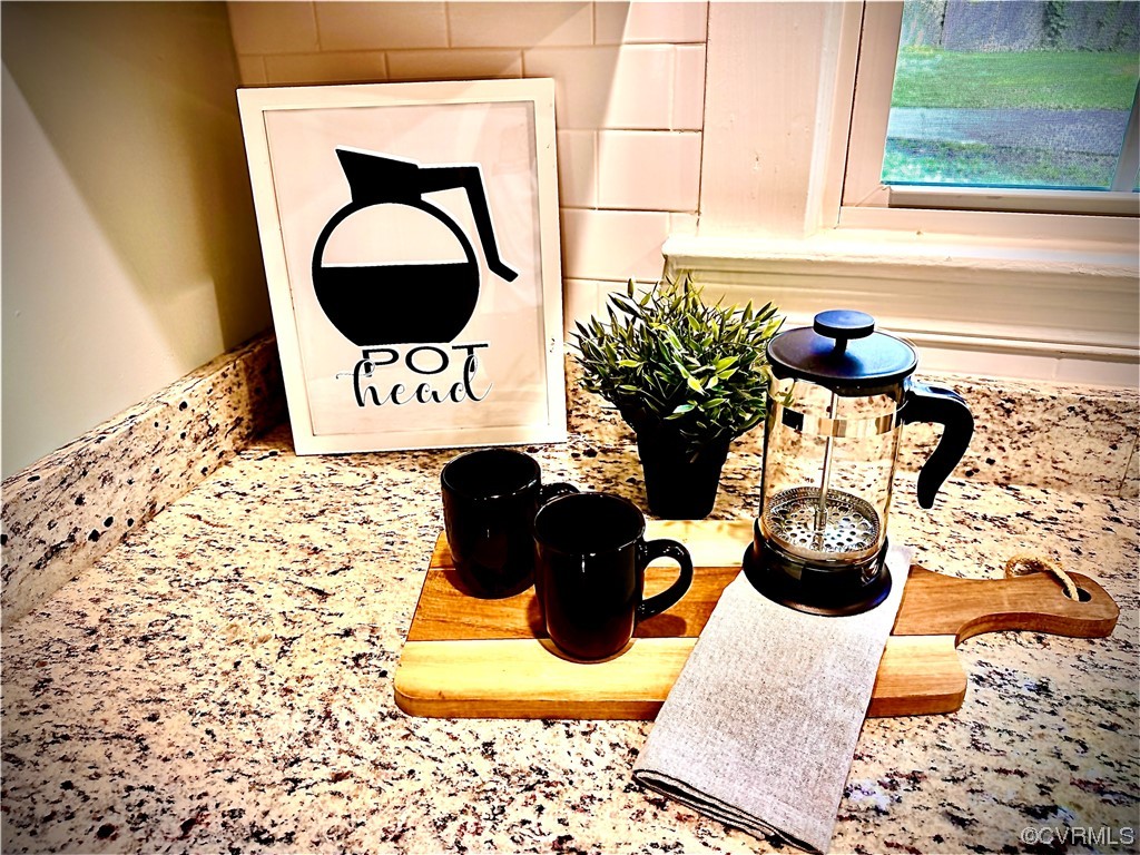 302 Main Street West Point, VA 23181 - Photo 22 of 24 a close view of a stove