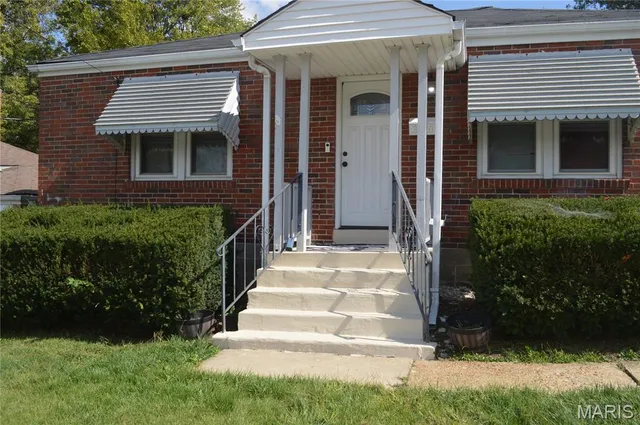 $189,900 | 3520 Wismer Road, Breckenridge Hills, MO 63074