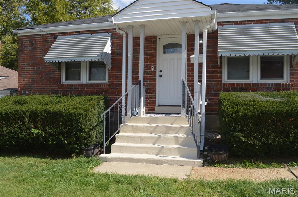 3520 Wismer Road Breckenridge Hills, MO 63074 - Photo 4 of 30