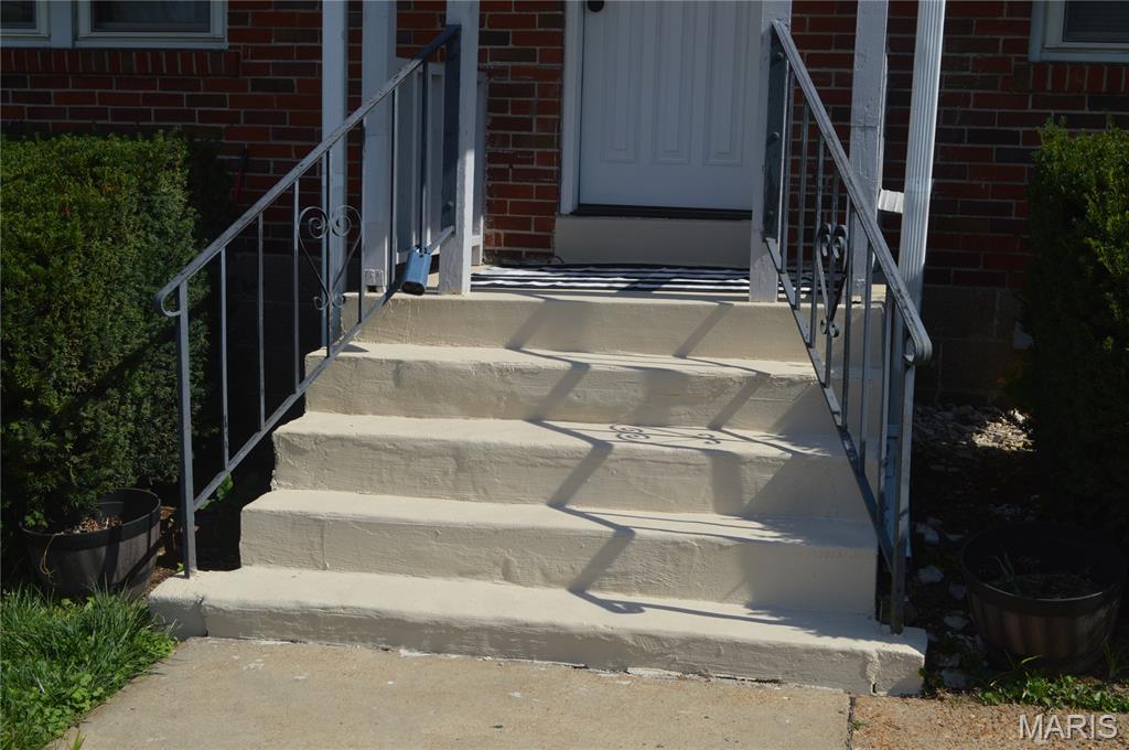 3520 Wismer Road Breckenridge Hills, MO 63074 - Photo 5 of 30