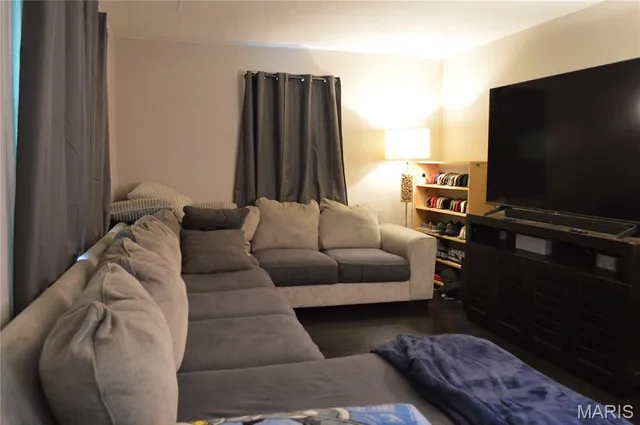 $189,900 | 3520 Wismer Road, Breckenridge Hills, MO 63074