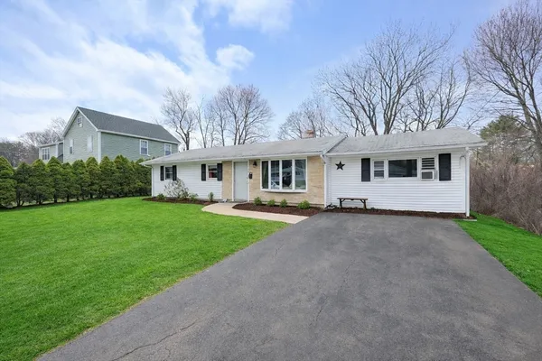 $489,900 | 39 Marion Street, Holbrook, MA 02343