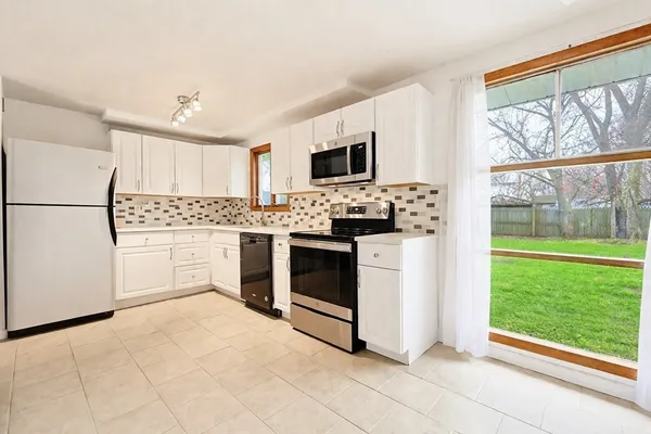 $489,900 | 39 Marion Street, Holbrook, MA 02343