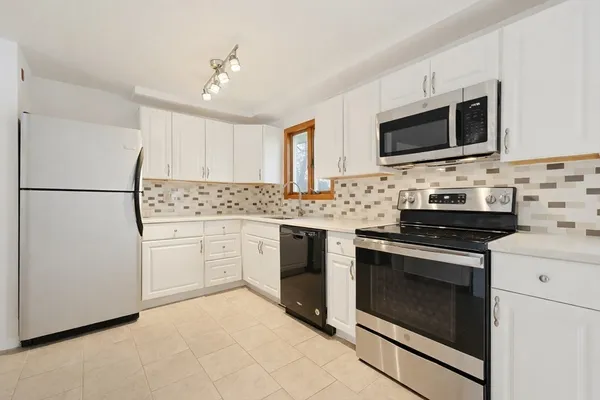 $489,900 | 39 Marion Street, Holbrook, MA 02343