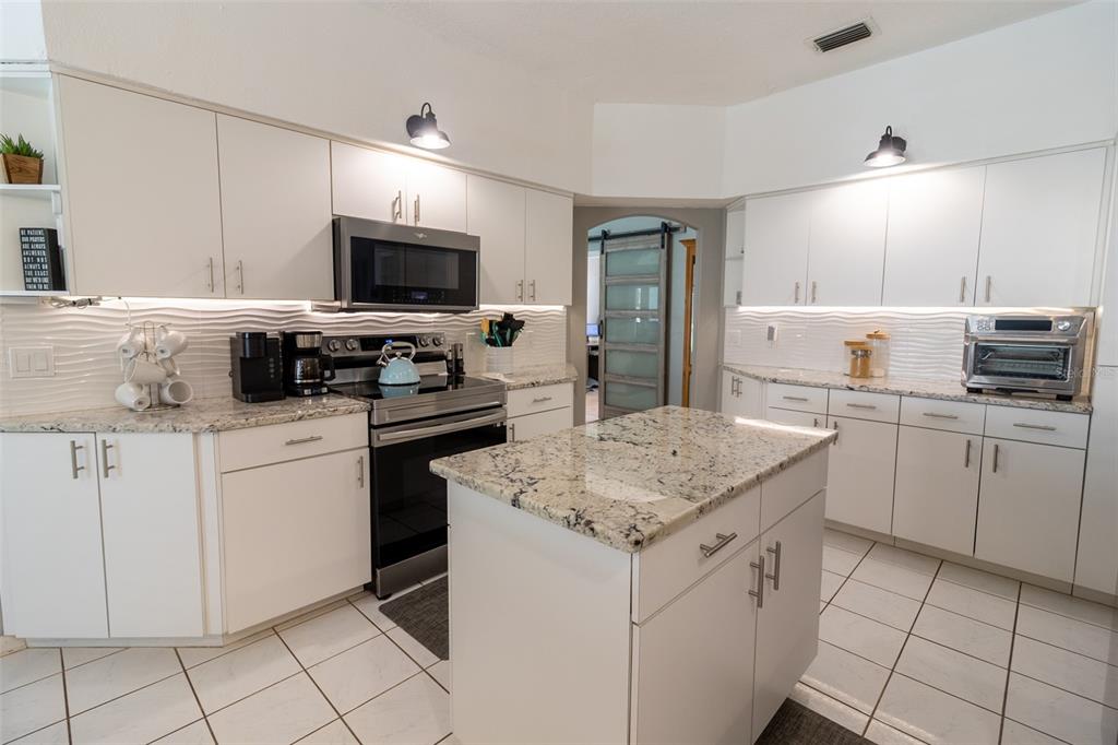 12295 Comstock Street Spring Hill, FL 34609 - Photo 16 of 40