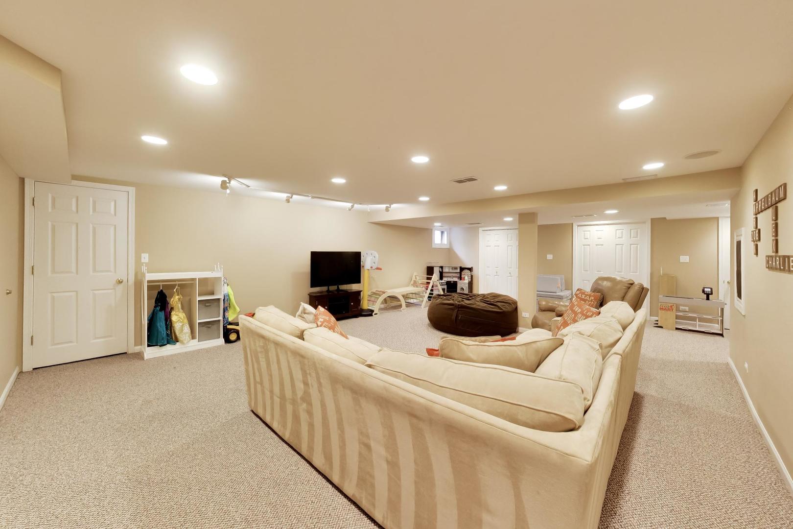 802 Wilmot Road Deerfield, IL 60015 - Photo 28 of 37 Gallery Image 28