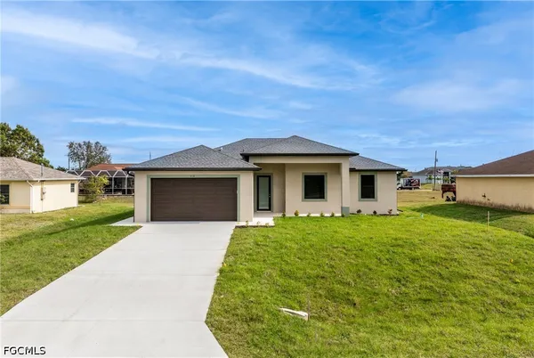 $2,300 | 910 Atherton Avenue, Lehigh Acres, FL 33971