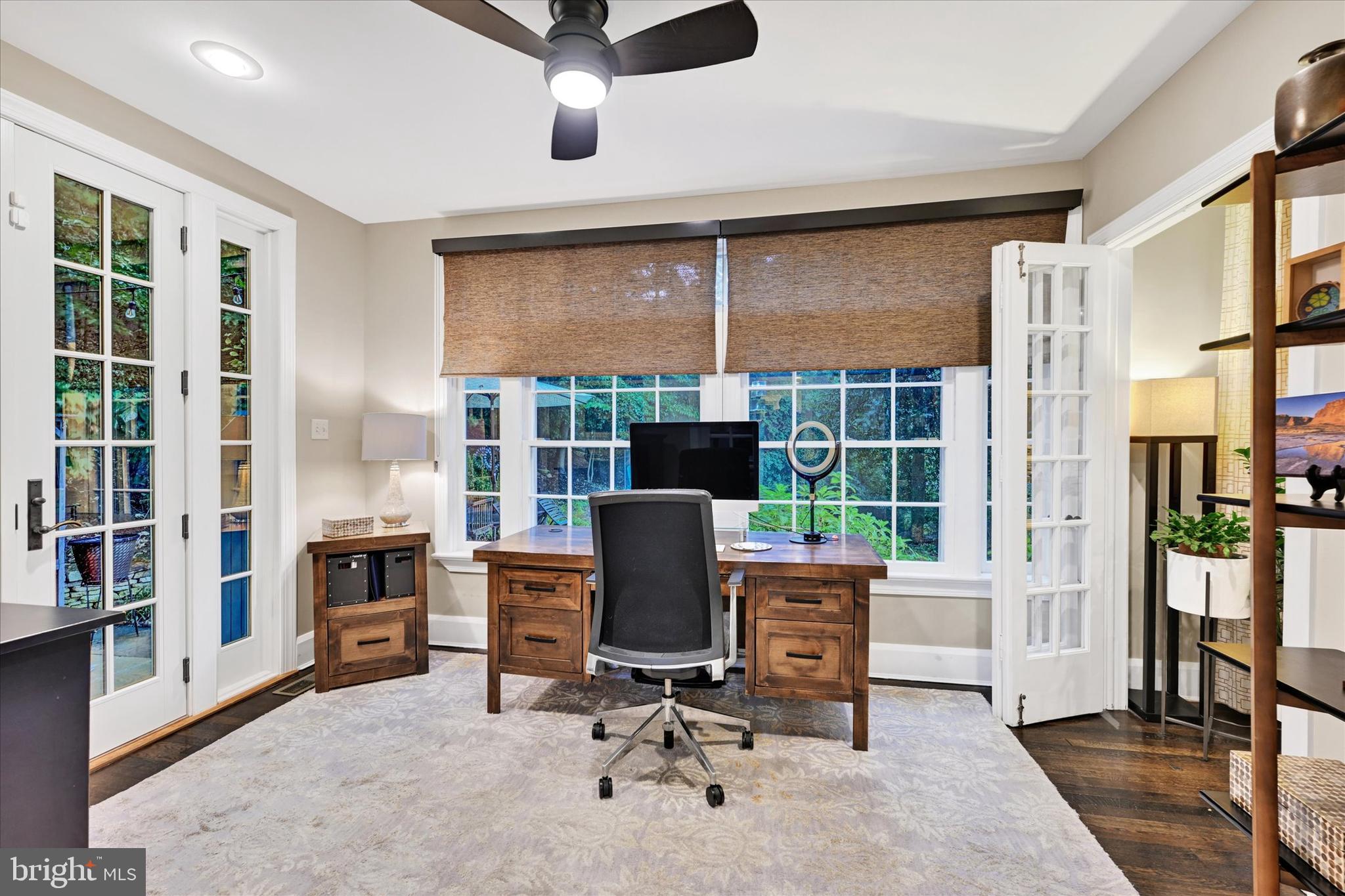 1 Merrymount Road Baltimore, MD 21210 - Photo 14 of 53 a view of a livingroom with workspace and a window
