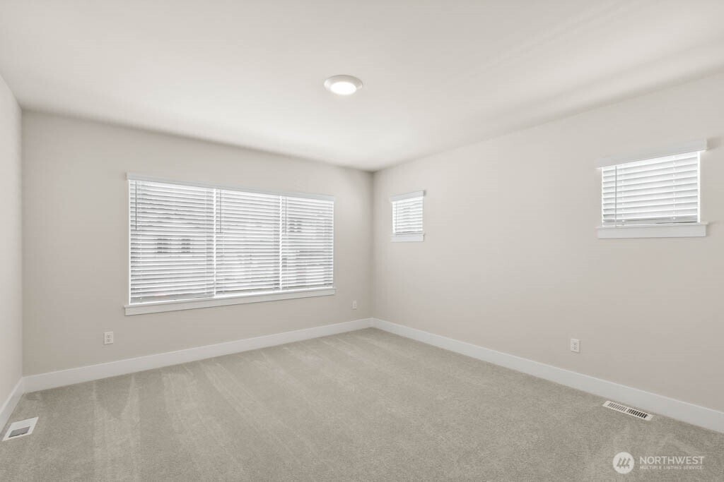 3827 194th Place Southeast Bothell, WA 98012 - Photo 28 of 34 an empty room with a window