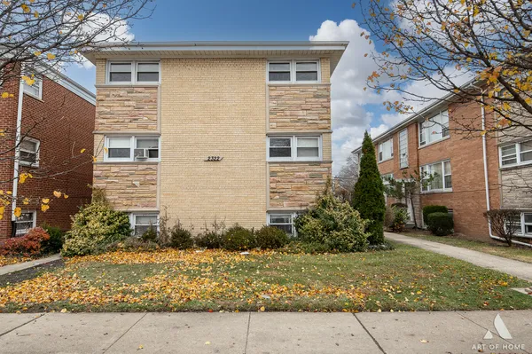 $174,900 | 2322 South 17th Avenue, Unit 5, North Riverside, IL 60546