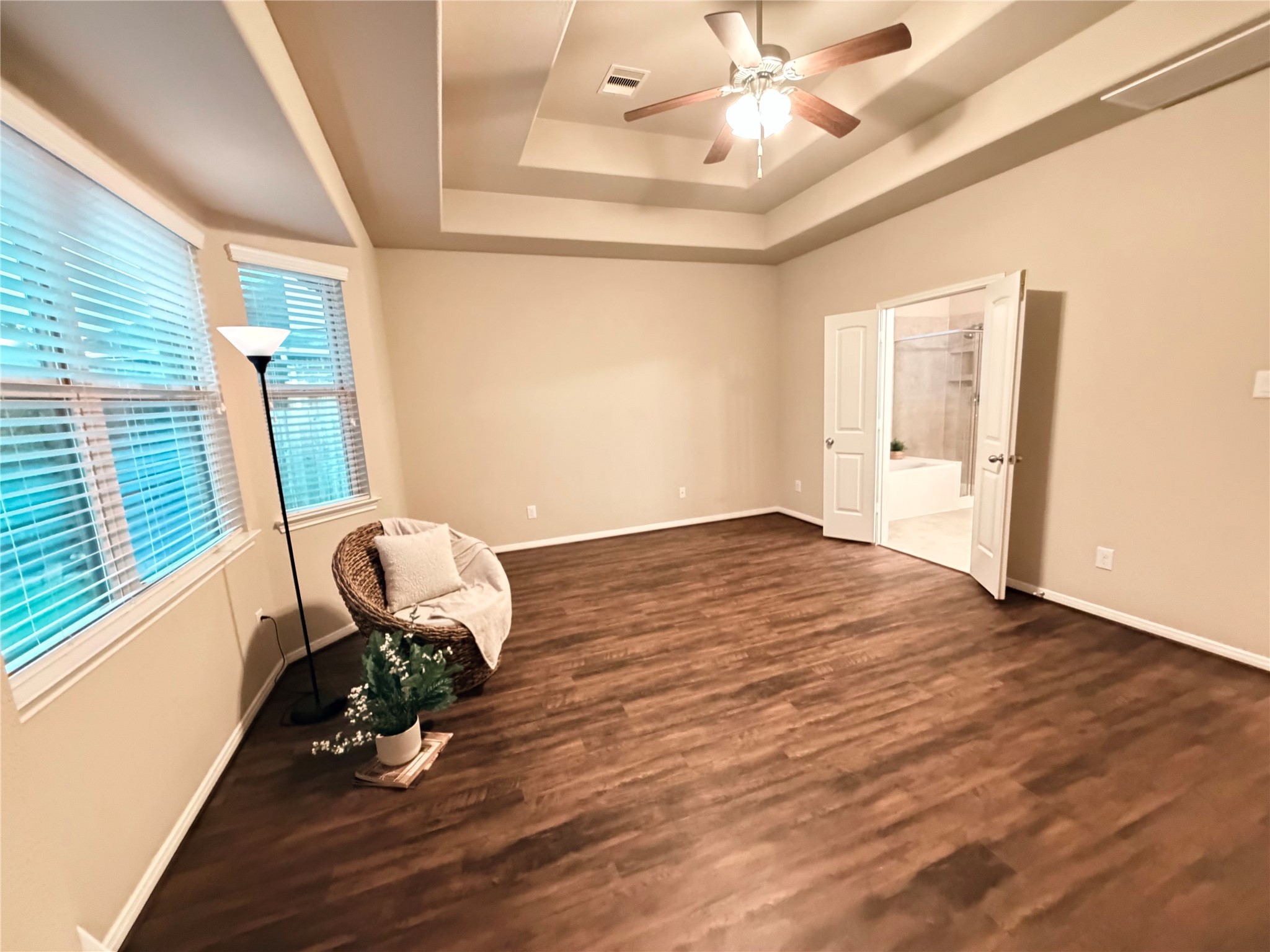 5502 Claymore Meadow Lane Spring, TX 77389 - Photo 16 of 45 Nice bay window and seating area