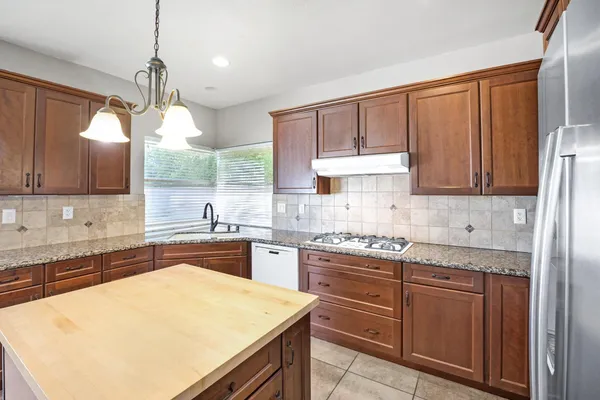 $3,000 | 40180 Eastwood Lane, Palm Desert, CA 92211