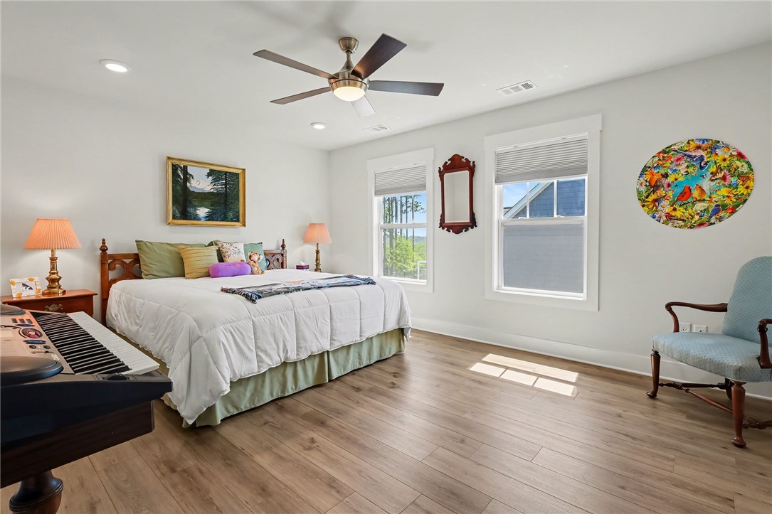 133 Ridgeline Row Central, SC 29630 - Photo 18 of 29 Large Upstairs Bathroom