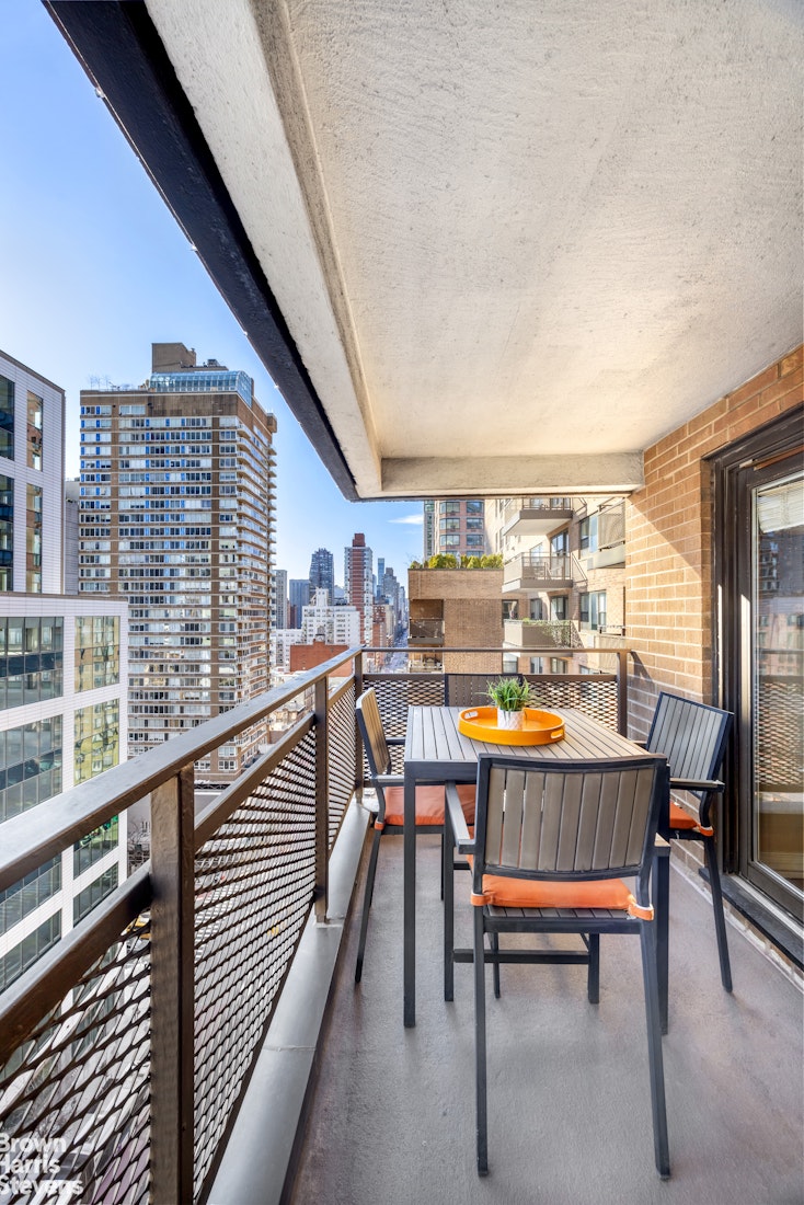 340 East 80th Street, Unit 17G Manhattan, NY 10075 - Photo 3 of 12